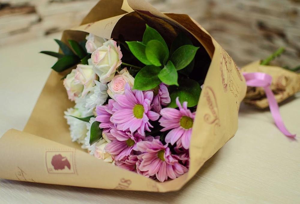 Букет цветов из: Розы и Хризантемы в Приволжском Саратовской области