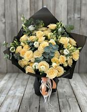 Букет цветов из:  Розы и Лизиантусы в Приволжском Саратовской области