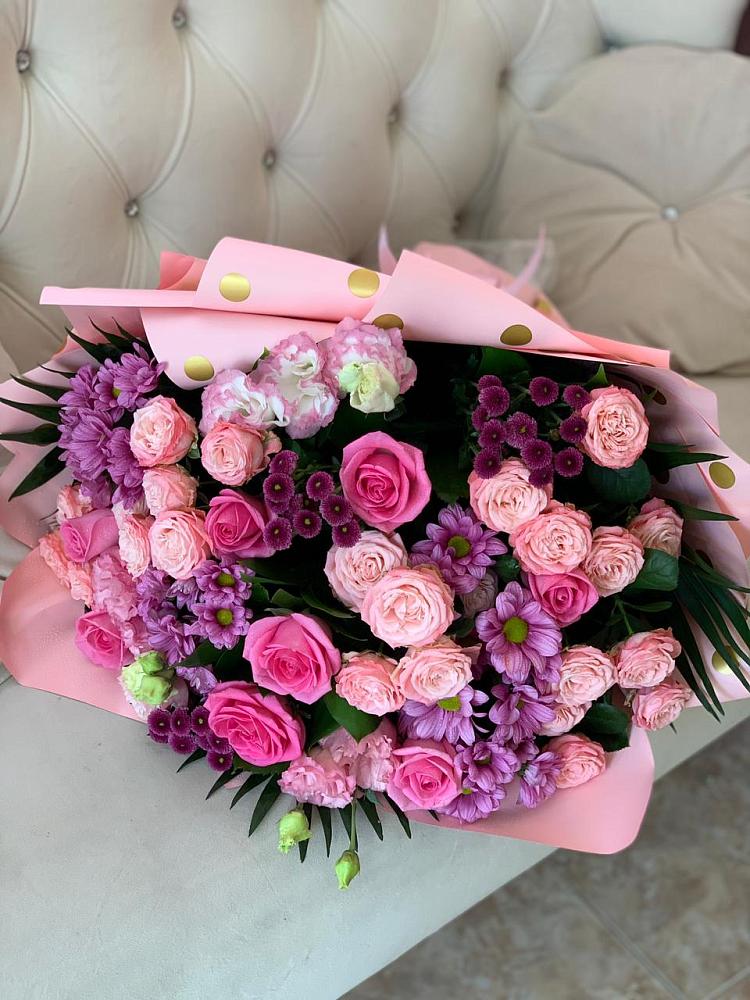 Букет цветов из: Хризантемы, Розы и Лизиантусы в Приволжском Саратовской области