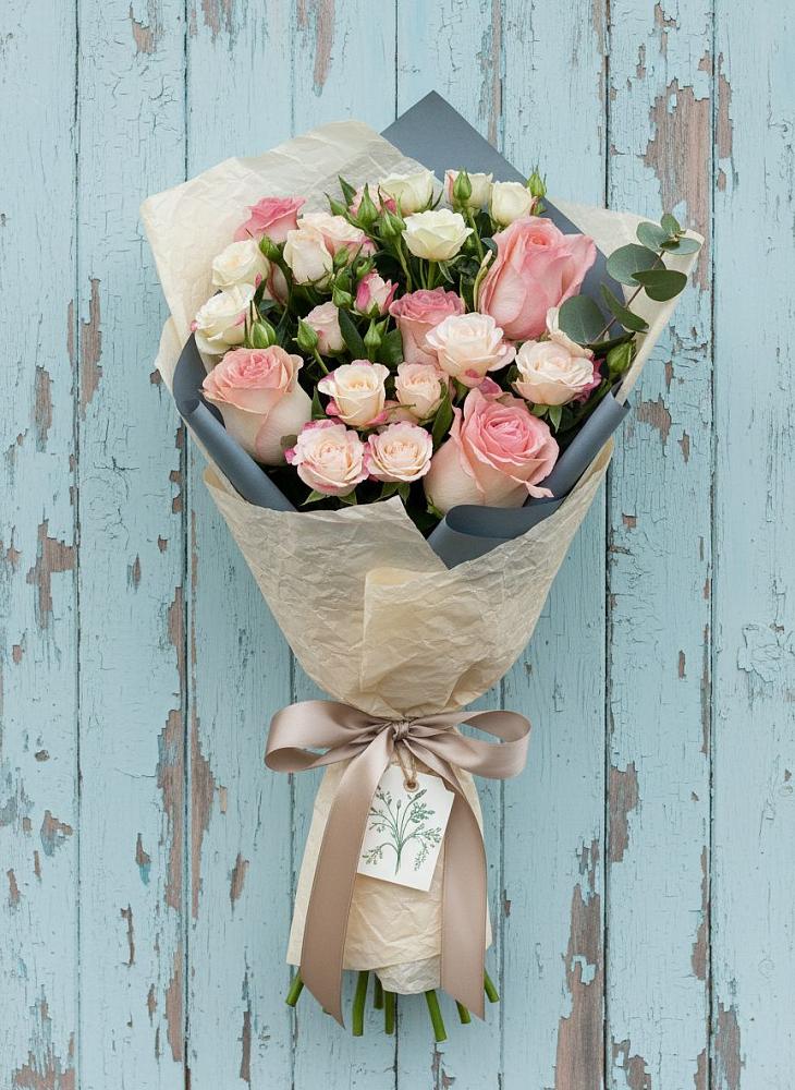 Букет цветов из: Розы в Приволжском Саратовской области