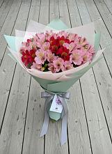 Букет цветов из:  Альстромерии #REPLACE_PRED# Приволжском Саратовской области