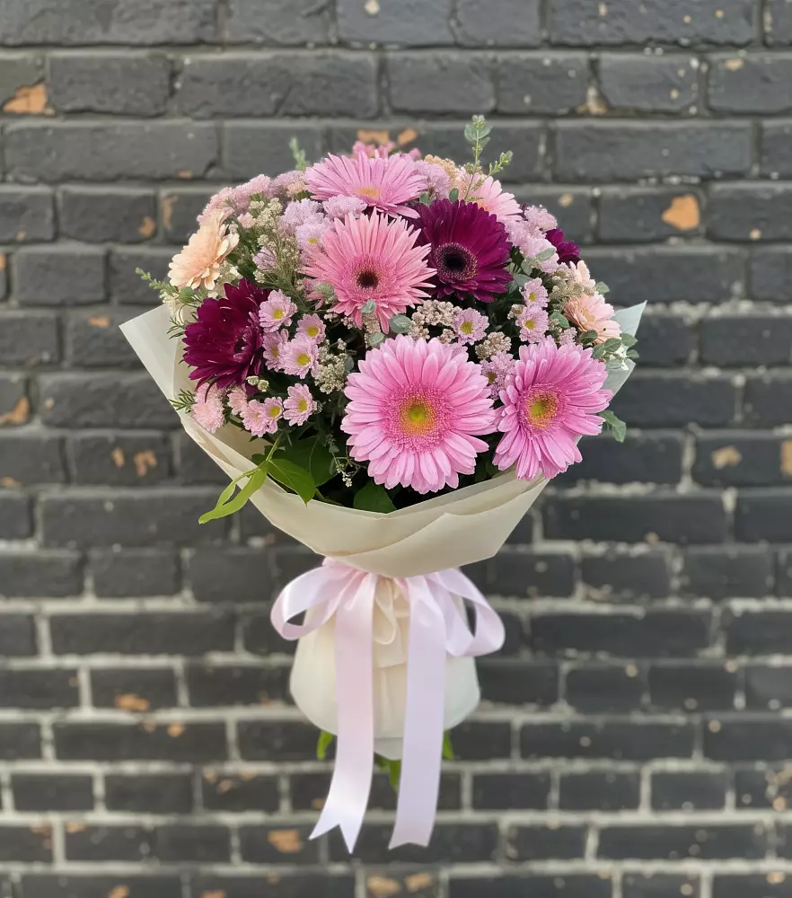 Букет цветов из: Герберы и Хризантемы в Приволжском Саратовской области