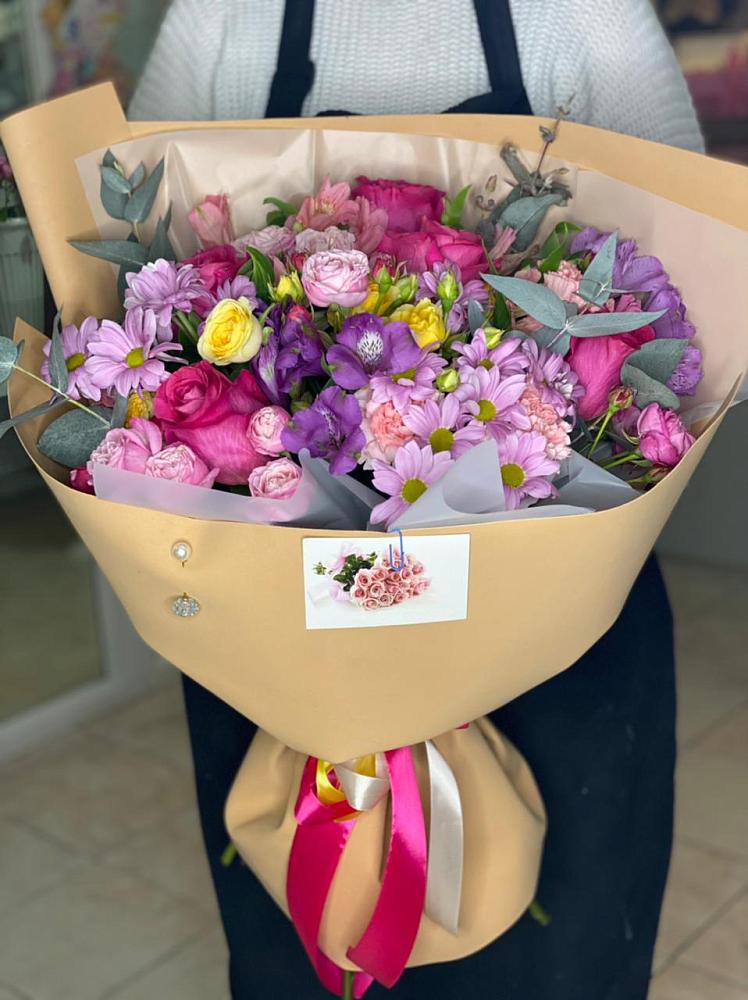 Букет цветов из: Хризантемы, Гвоздики и Альстромерии в Приволжском Саратовской области