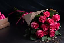 Букет 11 роз Пинк в Приволжском Саратовской области