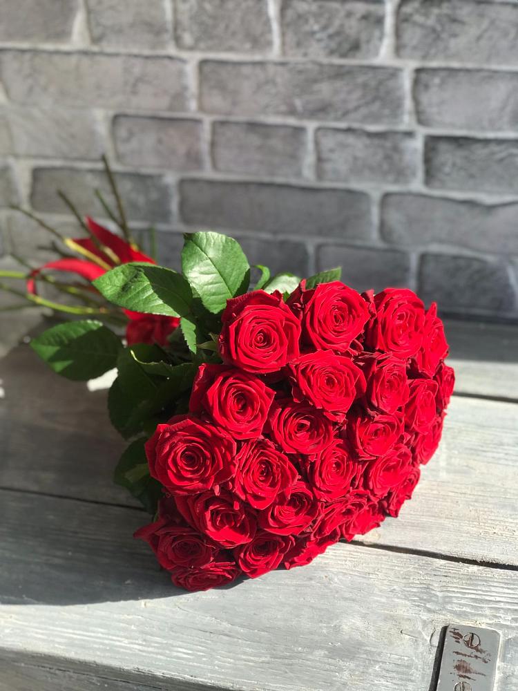 Букет Красные розы Фридом в Приволжском Саратовской области
