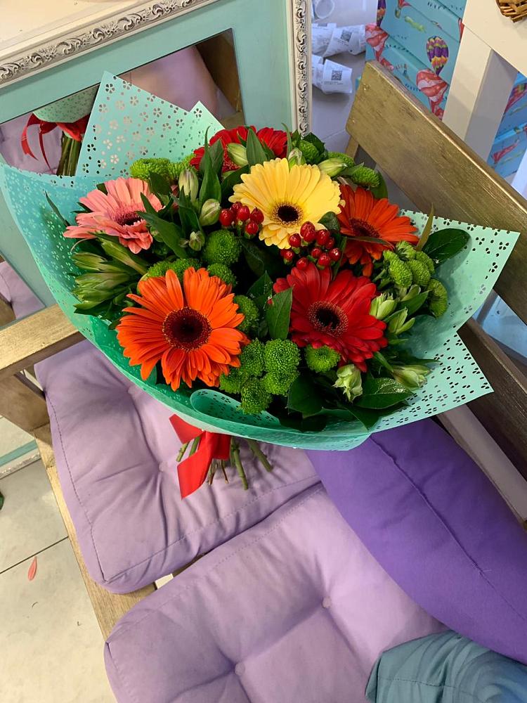 Букет цветов из: Герберы, Хризантемы и Альстромерии в Приволжском Саратовской области