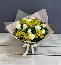 Букет цветов из:  Орхидеи и Розы в Приволжском Саратовской области