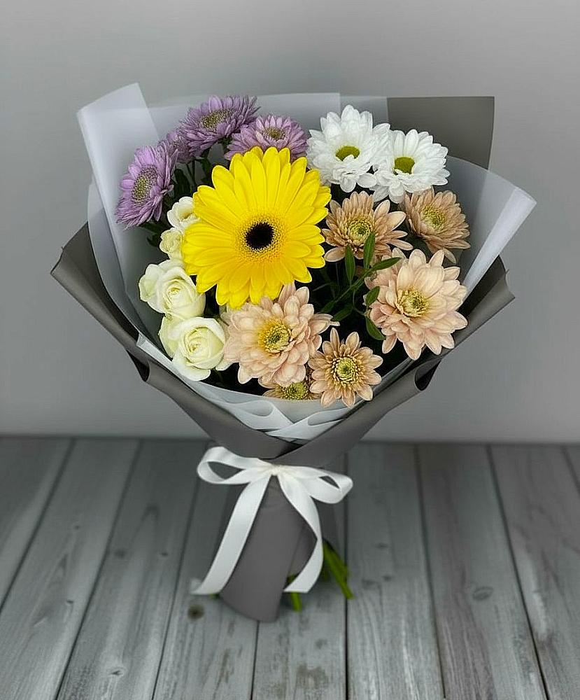 Букет цветов из: Розы, Герберы и Хризантемы в Приволжском Саратовской области
