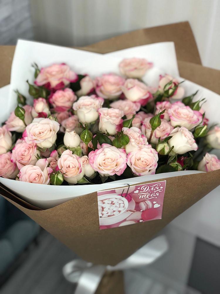 Букет цветов из: Розы в Приволжском Саратовской области