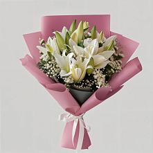 Букет цветов из:  Лилии в Приволжском Саратовской области