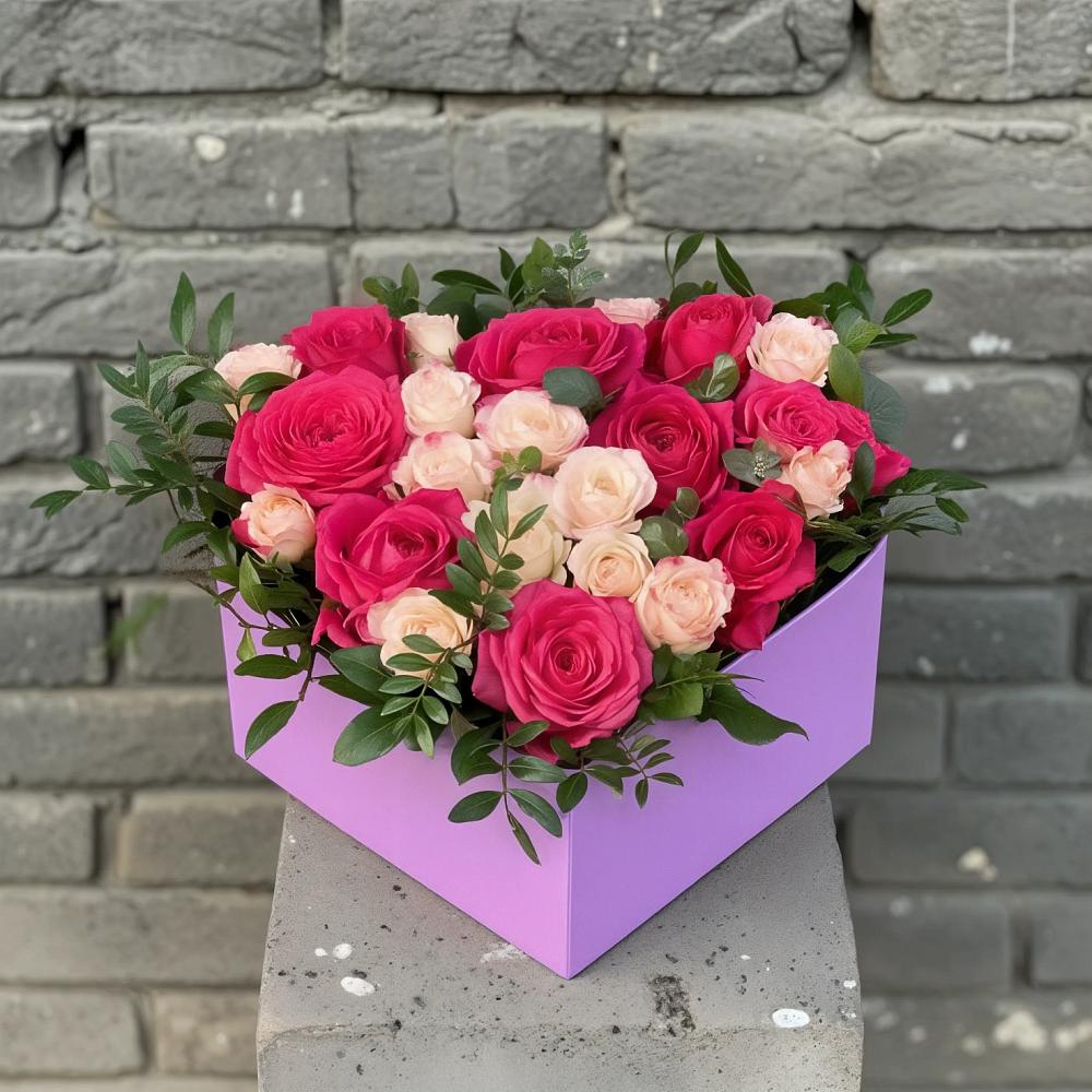 Цветочная композиция из Розы в коробке в Приволжском Саратовской области