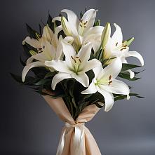 Букет цветов из:  Лилии в Приволжском Саратовской области
