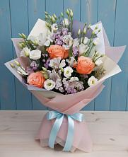 Букет цветов из:  Лизиантусы, Розы, Альстромерии и Гипсофила в Приволжском Саратовской области