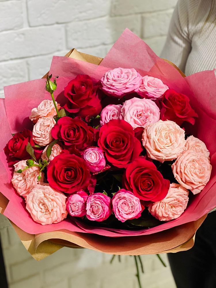 Букет цветов из: Розы в Приволжском Саратовской области