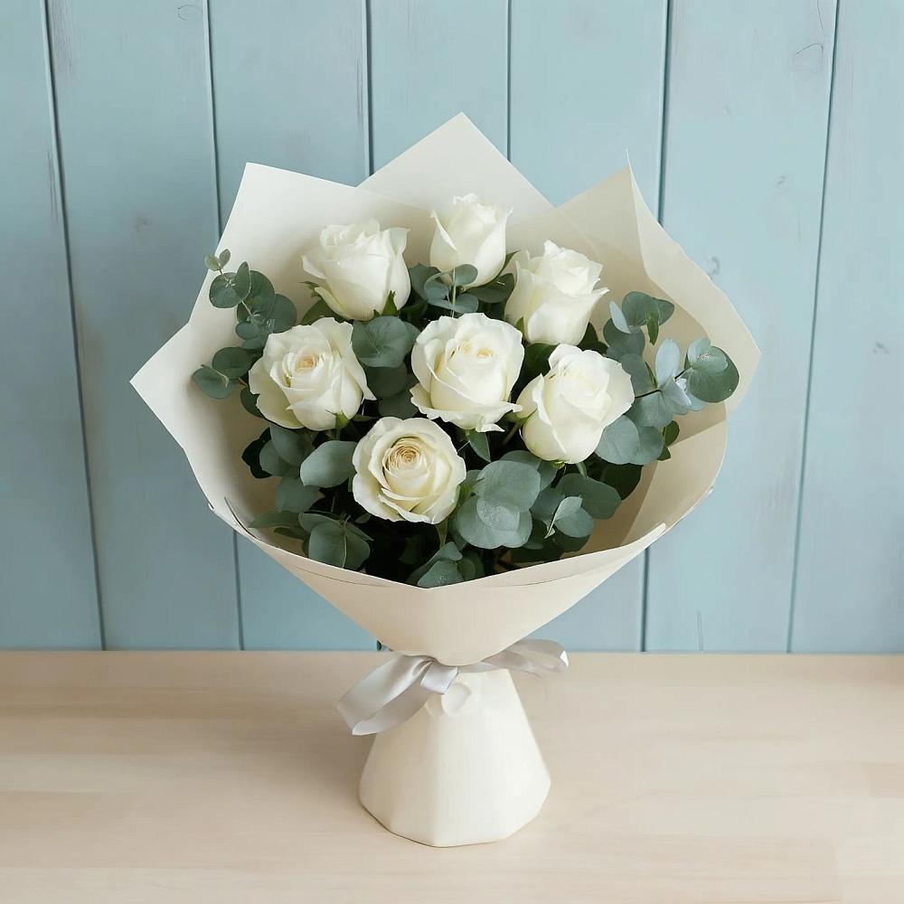 Букет Белые розы в Эвкалипте в Приволжском Саратовской области