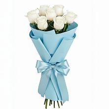 Букет 7 белых роз Проуд в Приволжском Саратовской области