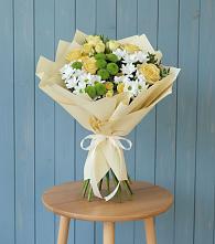 Букет цветов из:  Хризантемы и Розы в Приволжском Саратовской области