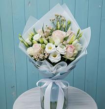 Букет цветов из:  Розы и Лизиантусы в Приволжском Саратовской области