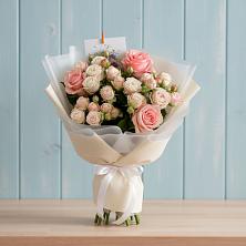 Букет цветов из:  Розы в Приволжском Саратовской области