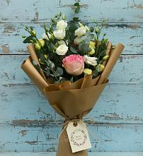 Букет цветов из:  Розы и Лизиантусы #REPLACE_PRED# Приволжском Саратовской области