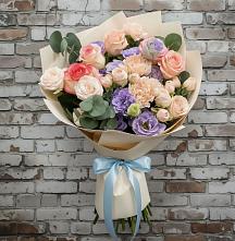 Букет цветов из:  Розы, Лизиантусы и Гвоздики в Приволжском Саратовской области