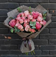 Букет цветов из:  Розы в Приволжском Саратовской области