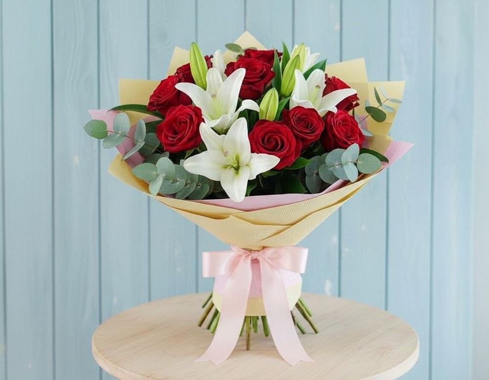 Букет цветов из: Лилии и Розы в Приволжском Саратовской области